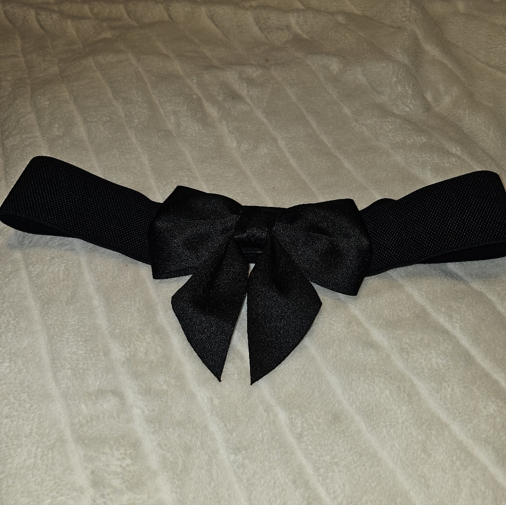 Elegant Black Bow Belt